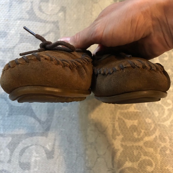 Minnetonka Cognac suede moccasin slipper shoes - 6 - Picture 2 of 5